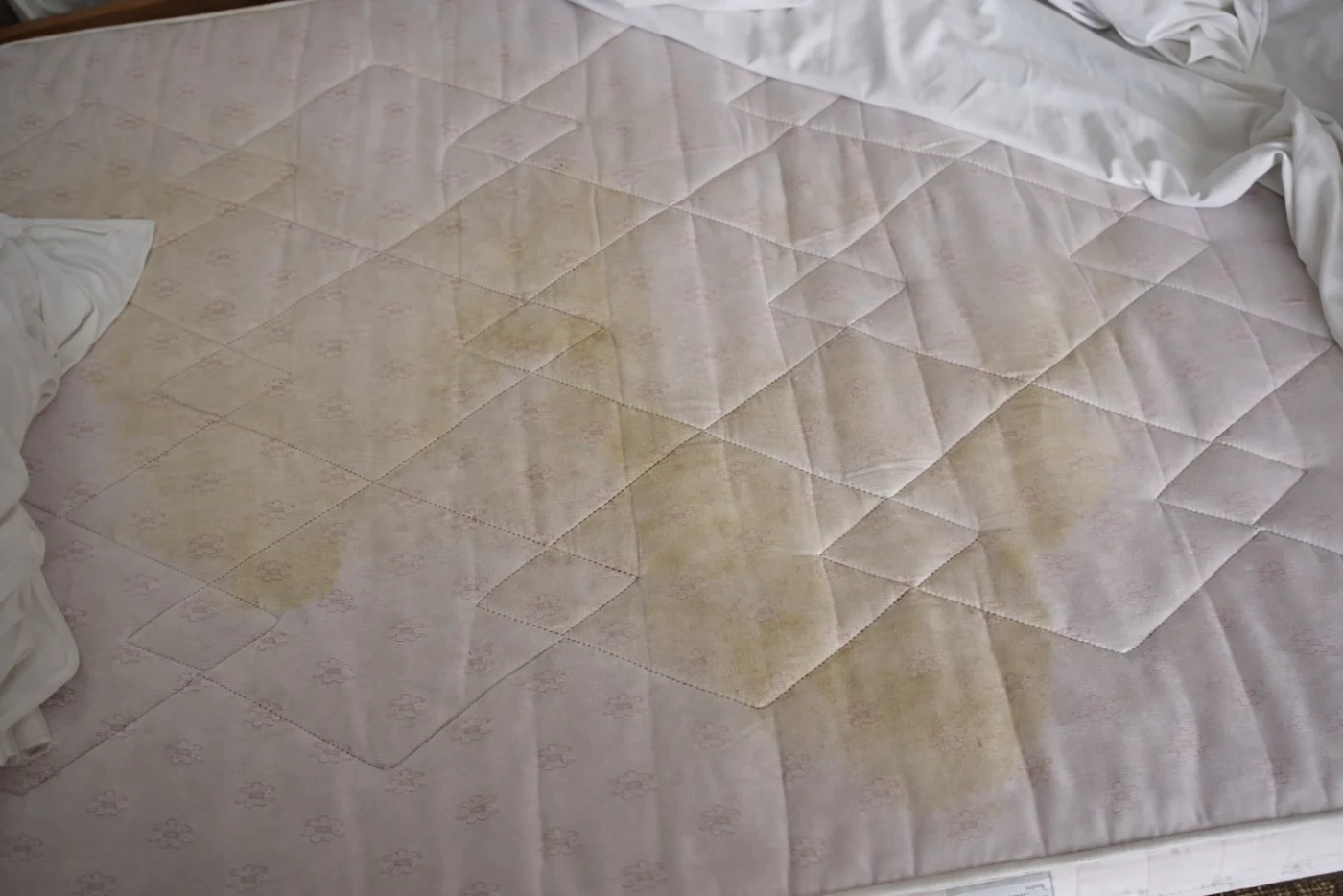 Matelas avant nettoyage